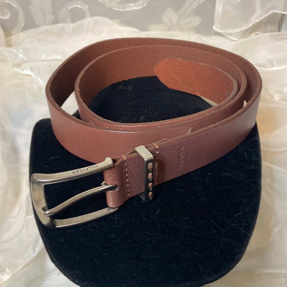 Tommy Hilfiger leather belt. Size 44